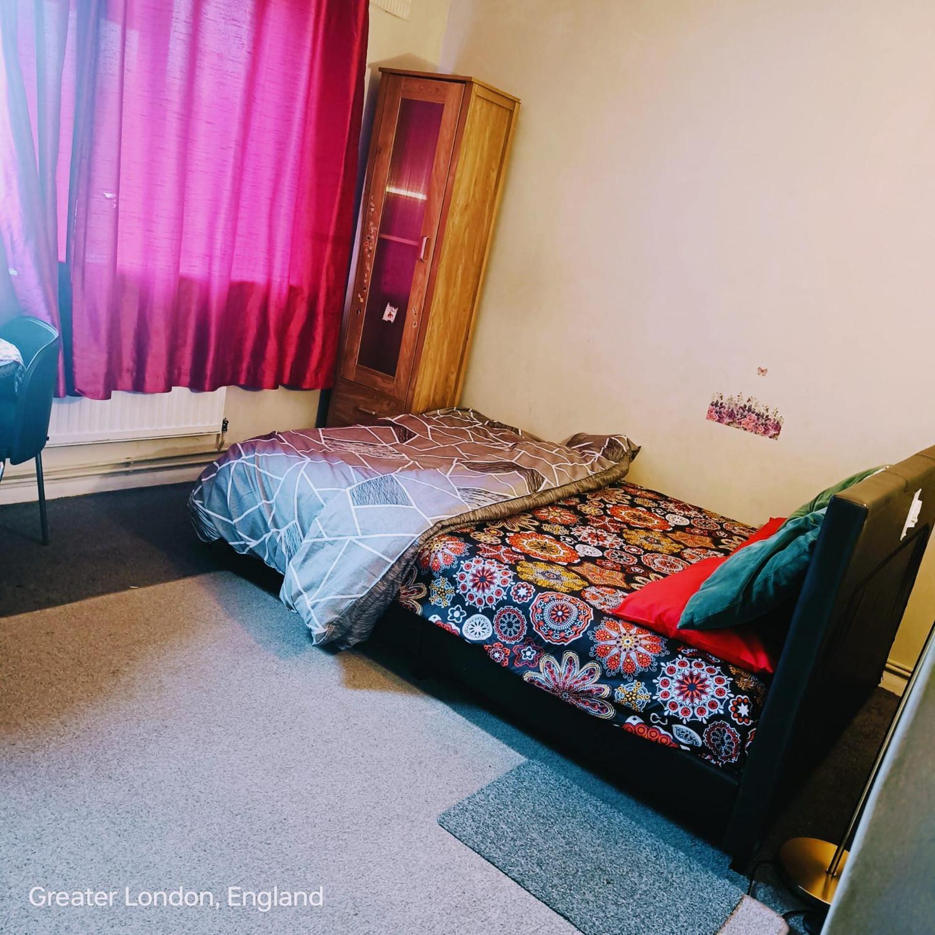 Cosy Private In Hornchurch, London With Free Parking